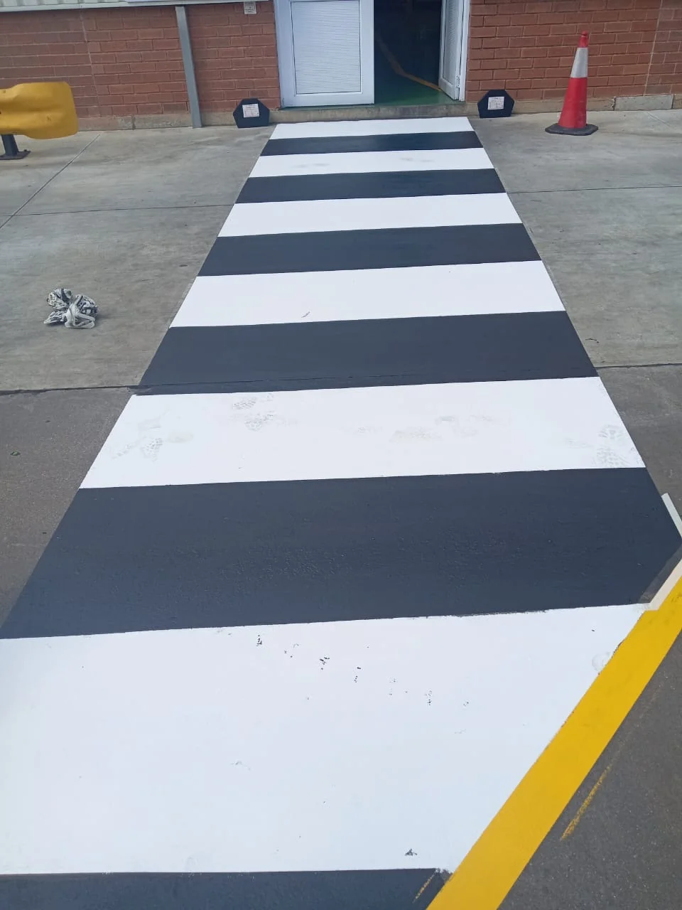 Fire safety systems installation in commercial building